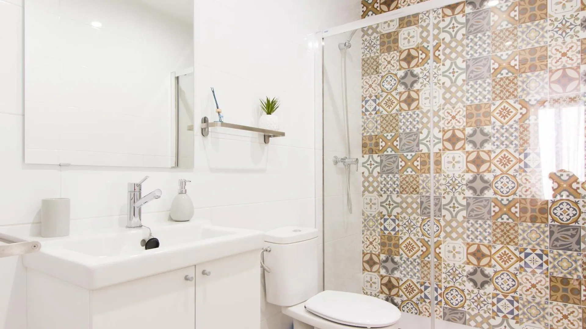 Novus Homes Barcelona Sants 0*,  Spain